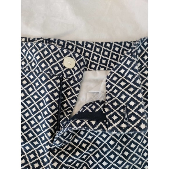 Chaps Woman's Shorts Size 4 with 7" inseam - Picture 4 of 4